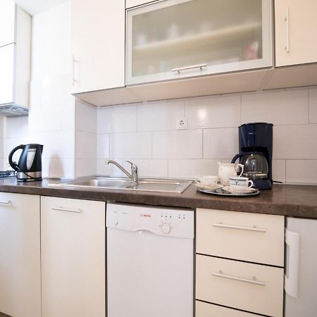 Apartment Marina With Sea View Lovran Exterior photo